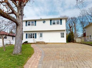 103 Rosemary Ln, Centereach, NY 11720