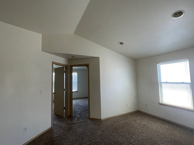 3008 Arbor St — Photo 9