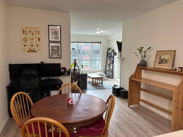 2755 Maple St #304, Vancouver, BC V6J 5K1