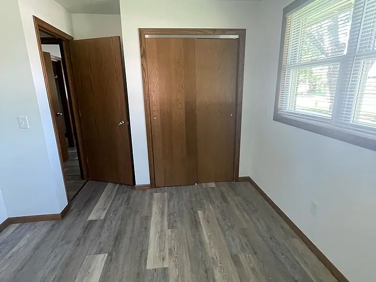 2218 W Wall St — Photo 8
