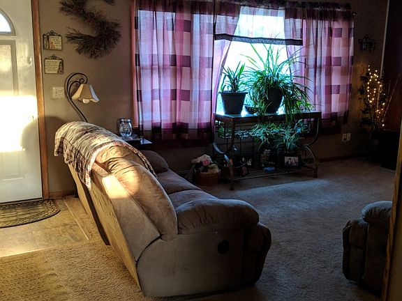 3rd image of 602 Gamber Ct