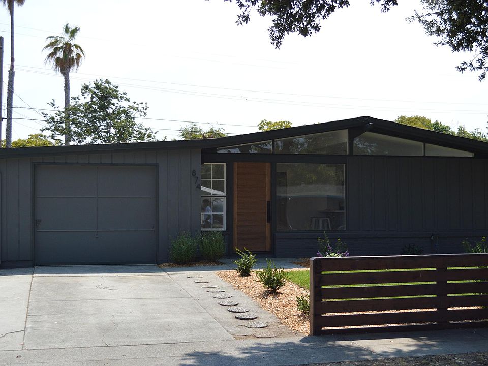 1st image of 874 Lakemuir Dr