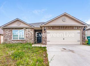 16360 Natchez Dr, Moundville, AL 35474