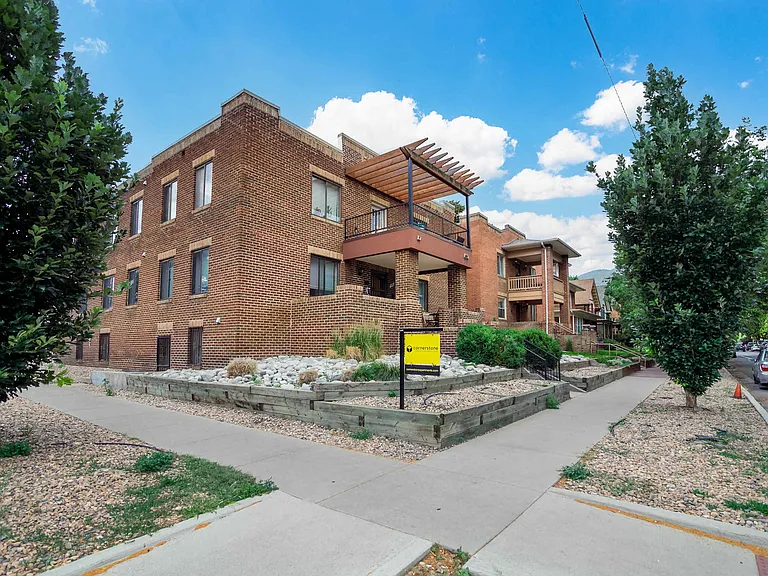 Crown Apartments — Photo 17