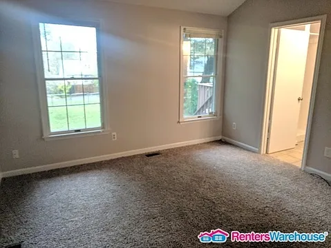 422 Reading Ave — Photo 9