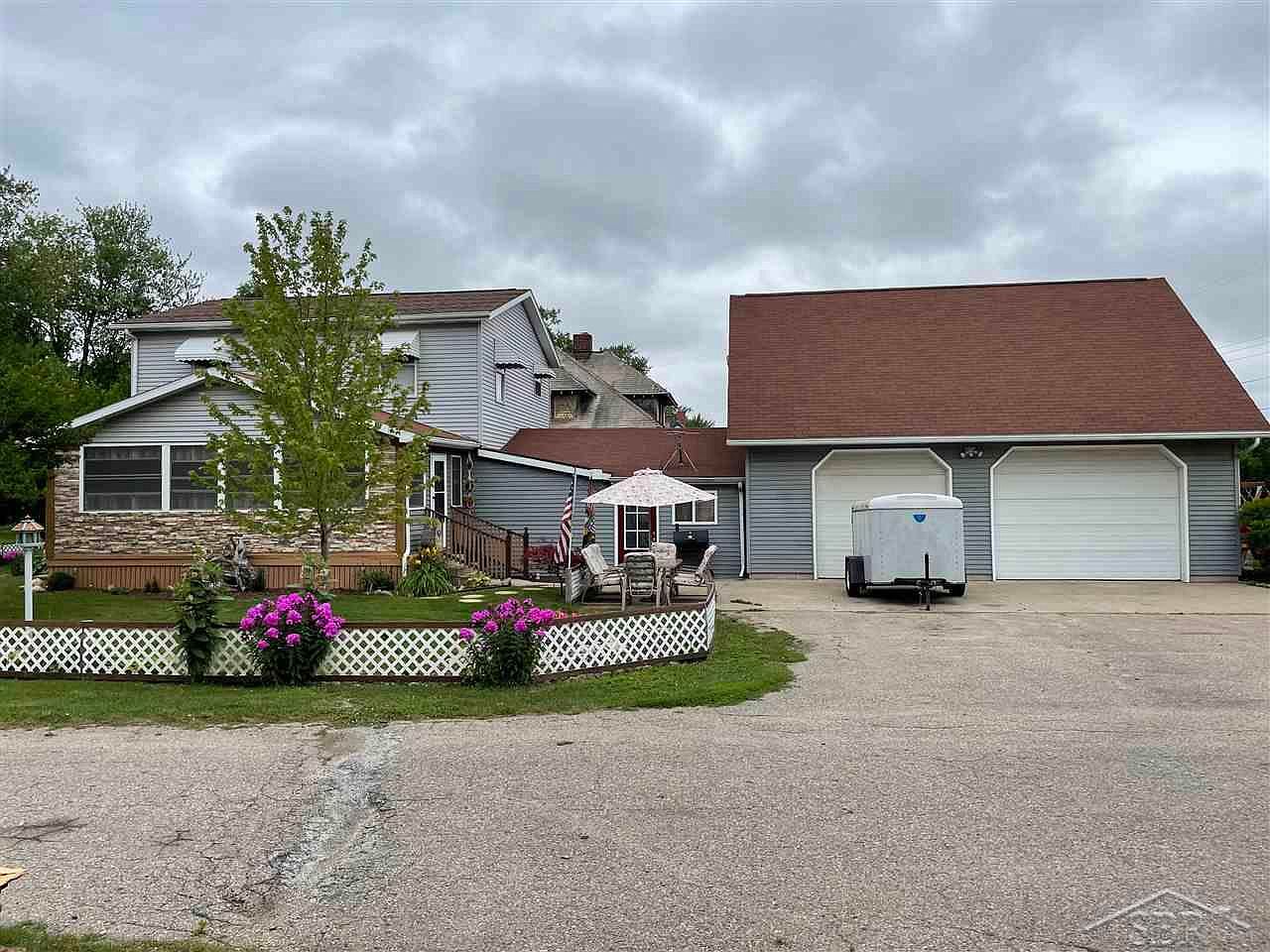 3654 Main St, Akron, MI 48701 Zillow