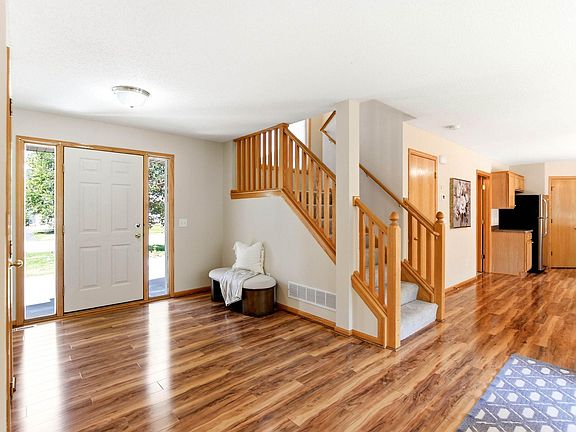3rd image of 1676 Philipp Way