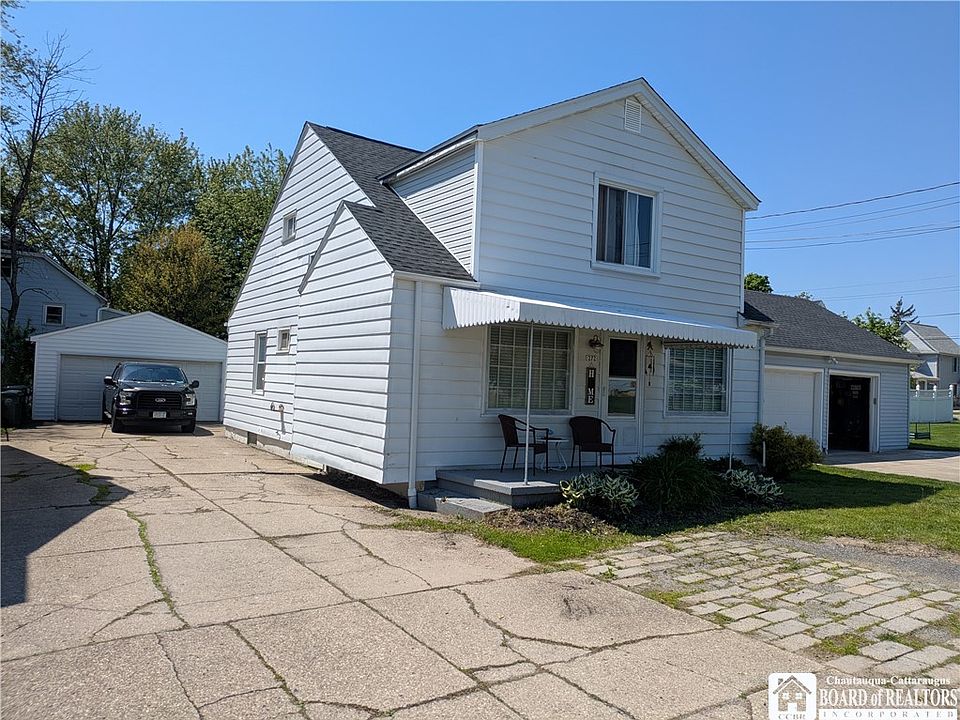 1st image of 272 Canton St