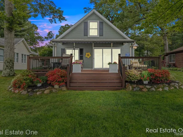 1931 E Hess Lake Dr, Newaygo, MI 49337