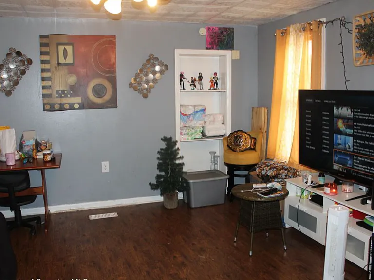 323 Union St #2 — Photo 2