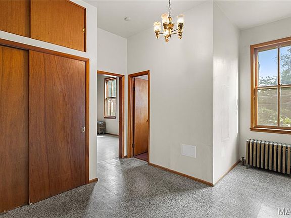 5th image of 3408 S Spring Ave