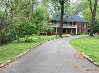 4586 Barfield Rd, Memphis, TN 38117