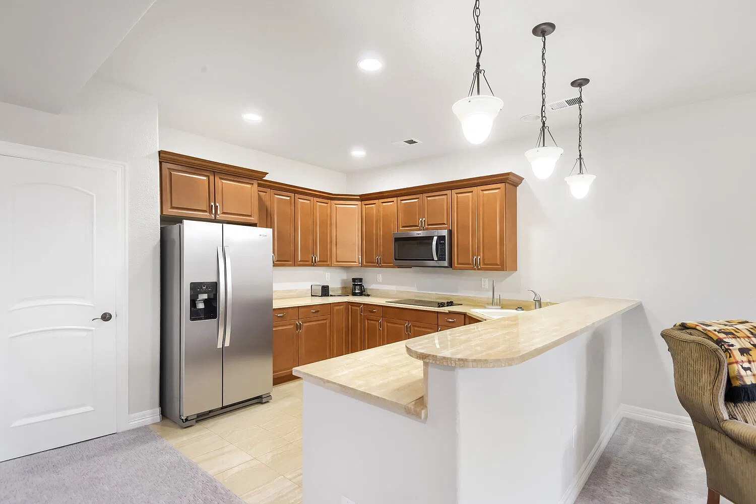 5 bed, 3973 sqft, $6,500 — Photo 4