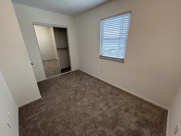 526 Forest St — Photo 15