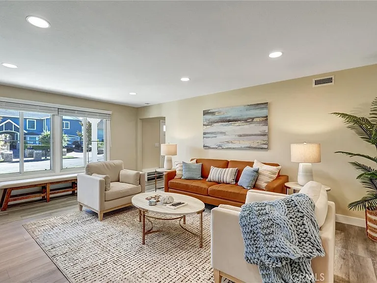 1591 Pegasus St — Photo 4