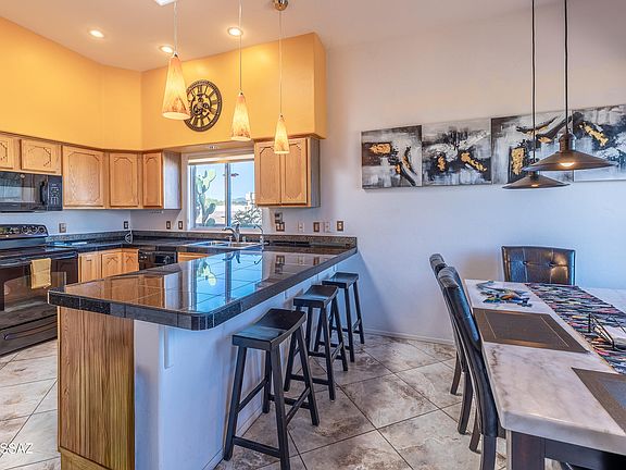 4th image of 11932 N Labyrinth Dr