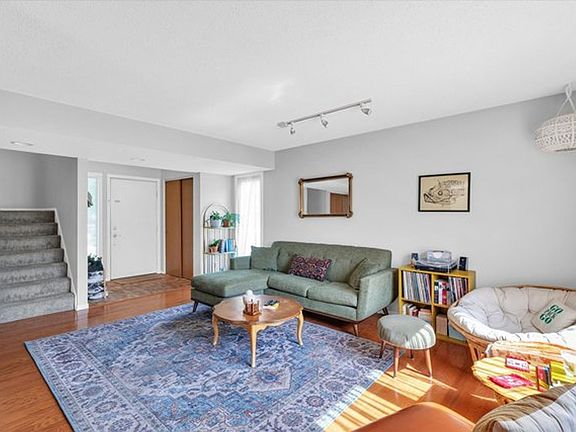 4th image of 2138 Peach St