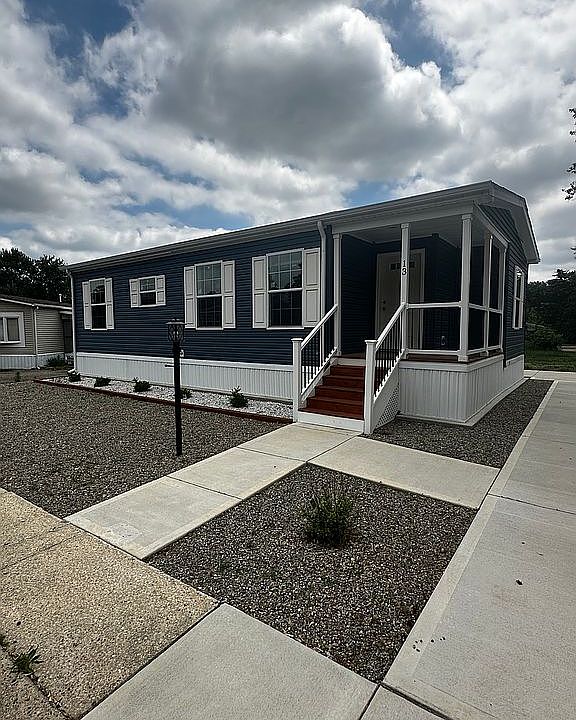 1st image of 13 Lisa Ln S