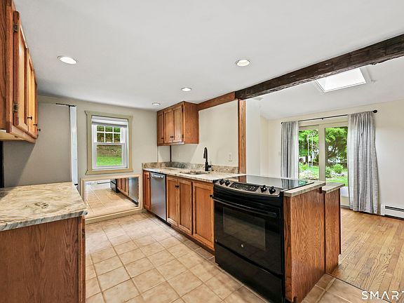 4th image of 917 Hopewell Road