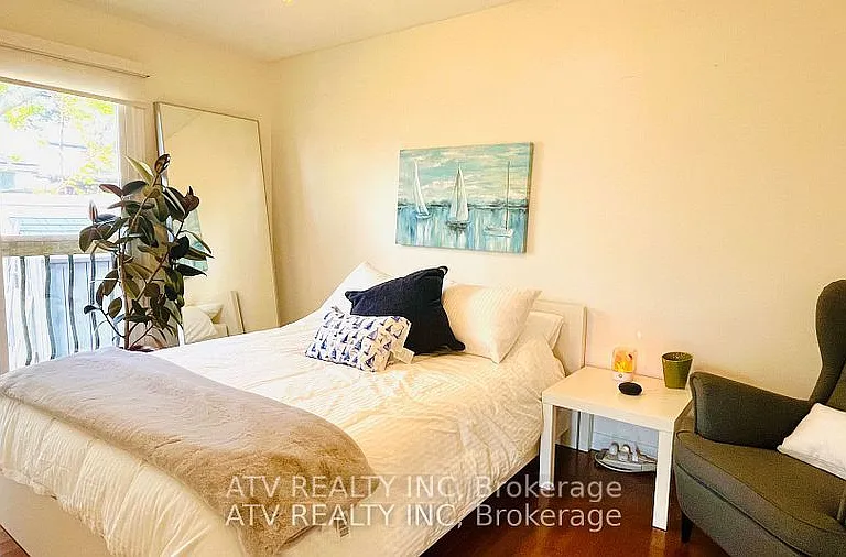 696 Balaton Ave — Photo 8