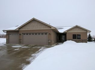 805 Willow Dr, HUTCHINSON, MN 55350