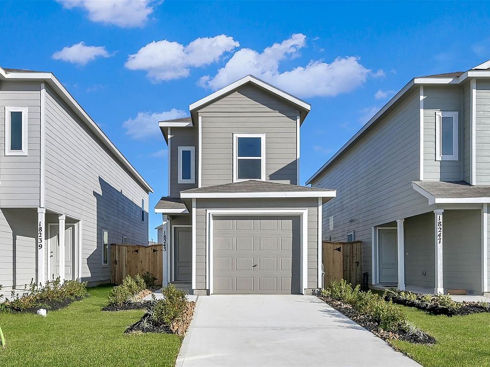 1st image of 18243 Via Aurelia Dr
