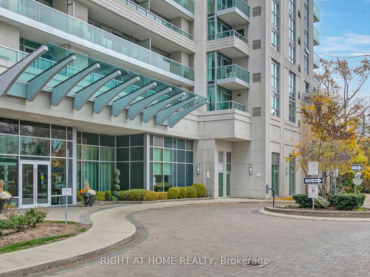 2 bed, $2,725 — Photo 2