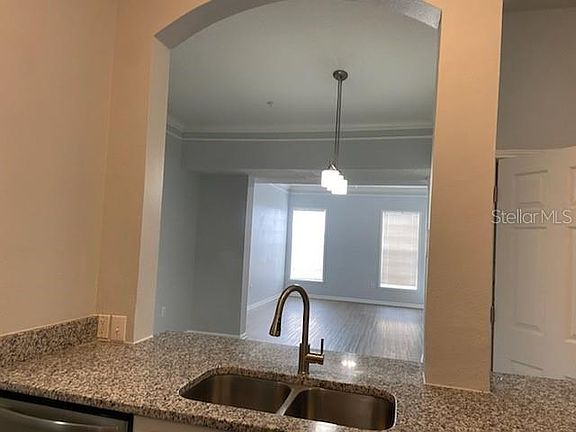 5th image of 221 Longview Ave APT 304