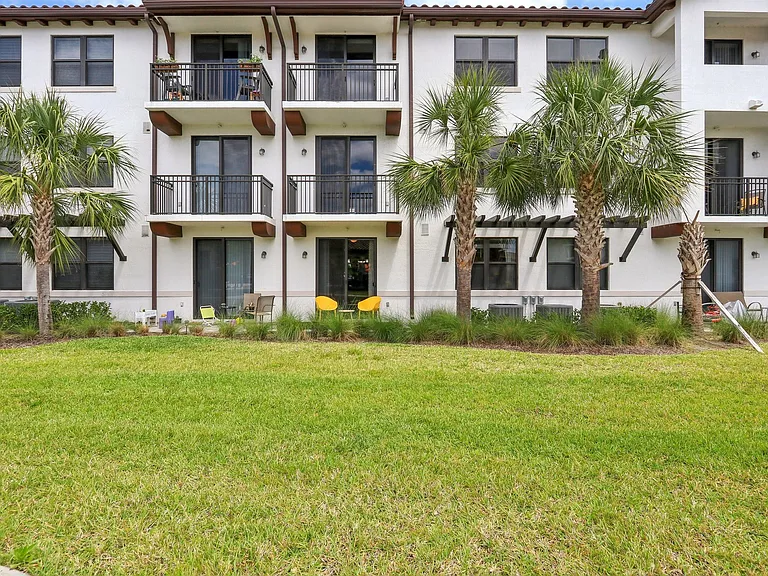Legacy at Oakwood Landing — Photo 13