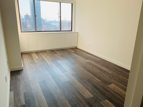 3rd image of 520 W 43rd St APT 26F