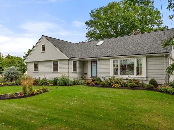 253 Pond St, Winchester, MA 01890