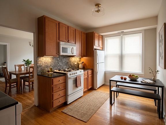 3rd image of 4341 N Albany Ave #2