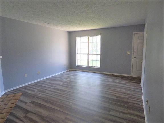 2nd image of 2878 Continental Dr