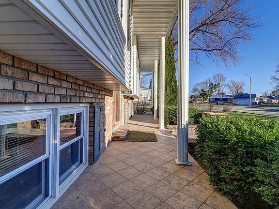 2nd image of 3016 Schick Ct