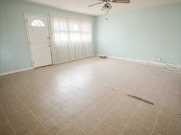 2nd image of 407 Hill St