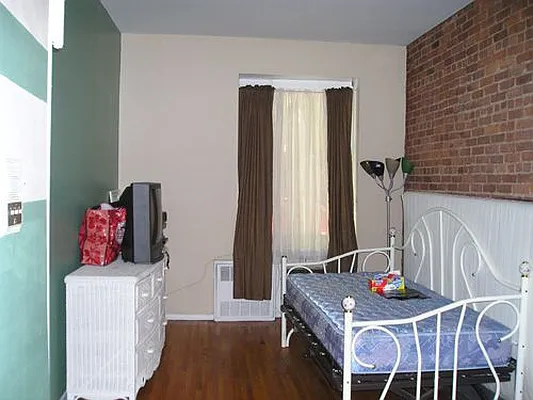Rented by Eric Goodman Realty Corp | media 23
