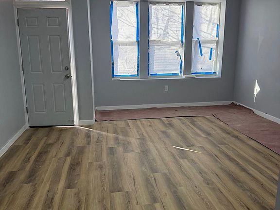 3rd image of 1044 Manor Ave #1F