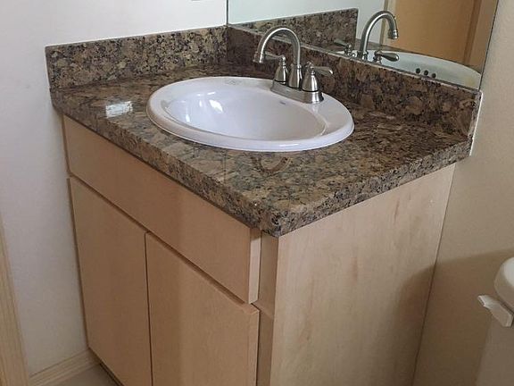 3rd image of 1402 W Carmen Ave
