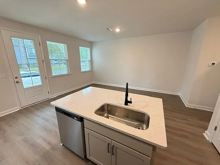 467 Martins Creek Blvd — Photo 8