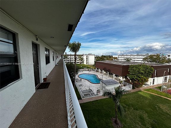 5th image of 500 NE 2nd St APT 418
