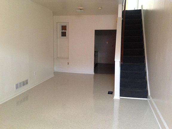 3rd image of 915 N Spruce St