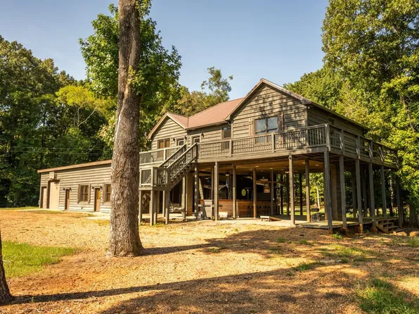 558 Humphries Cove Rd, West Point, MS 39773