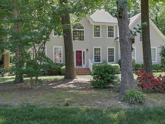 2nd image of 613 Royal Palm Dr