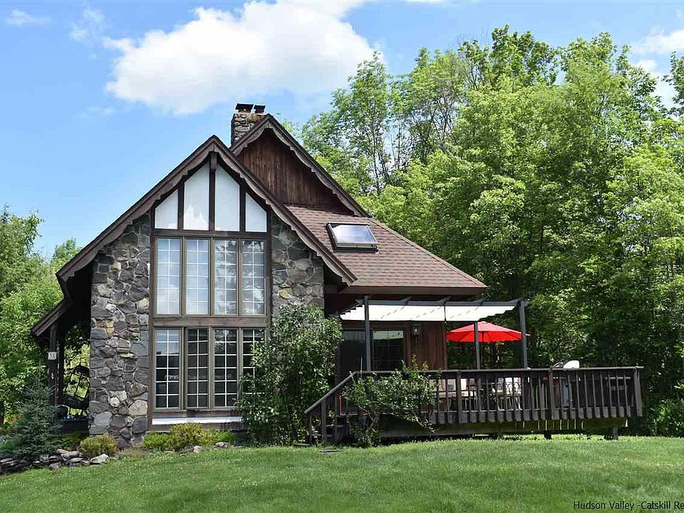 1st image of 38 Brook Hollow Ln