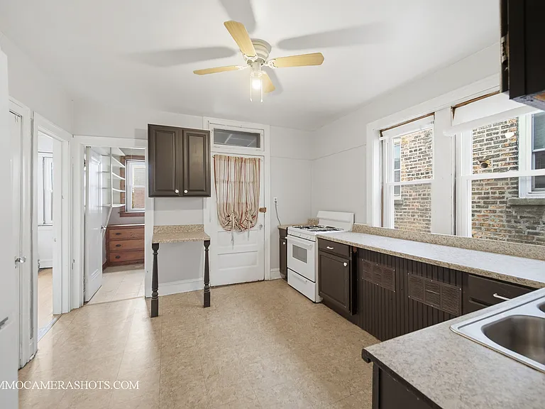 2045 W Farragut Ave #3 — Photo 18