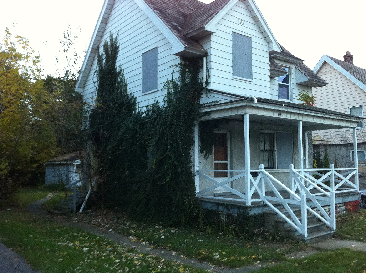 710 N Perry St photo 1