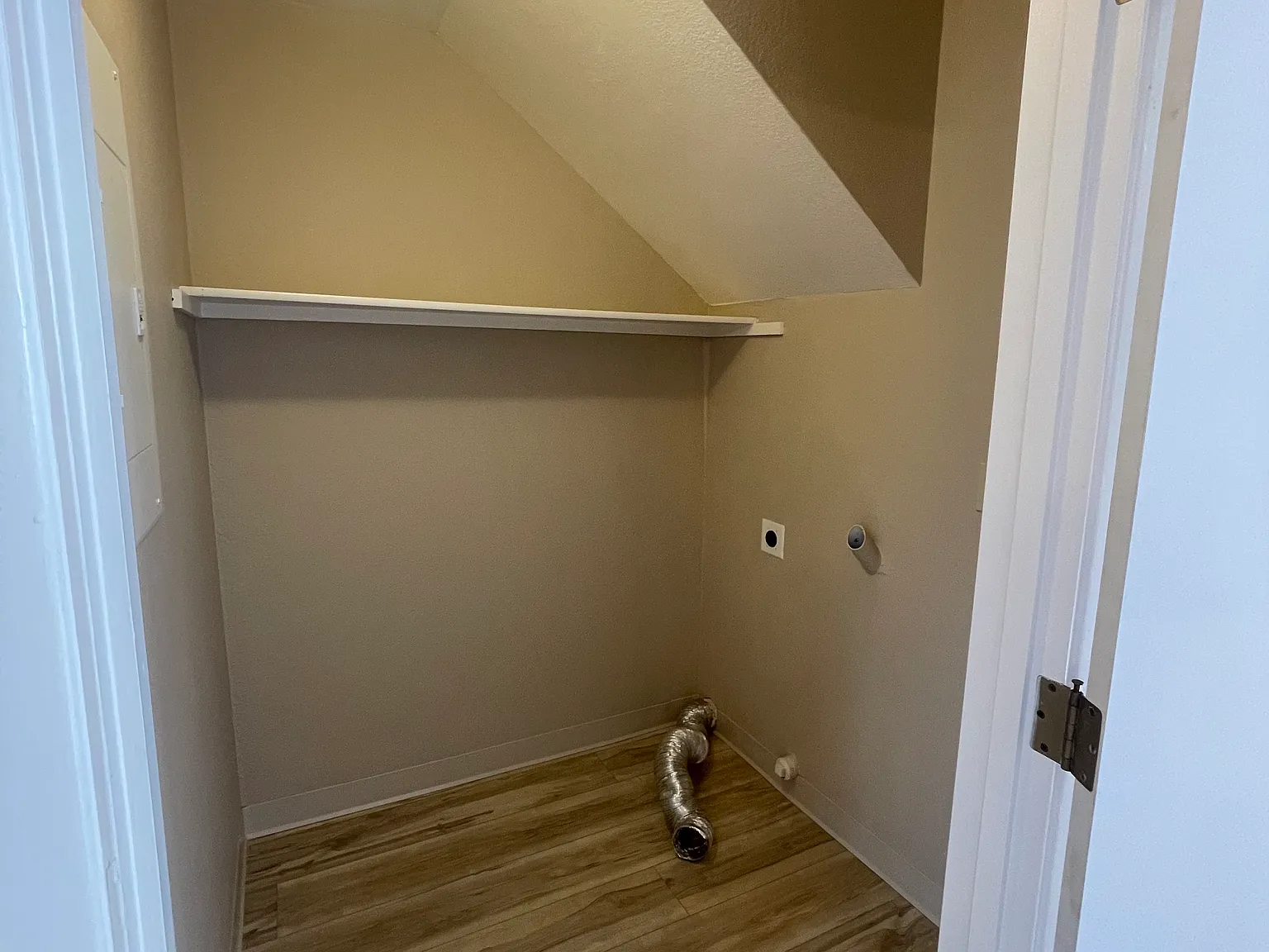 2 bed, 1000 sqft, $1,400 — Photo 3