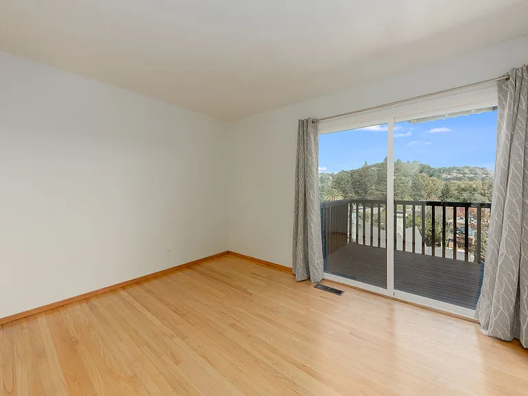 451 Ethel Ave — Photo 5