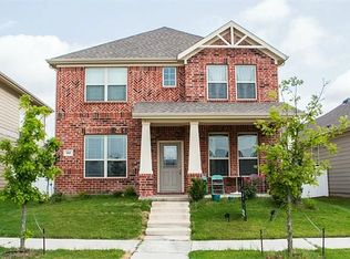 905 King George Ln, Aubrey, TX 76227