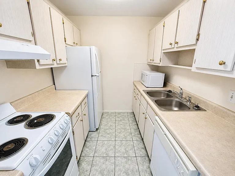 8305 111th St N #108 — Photo 5